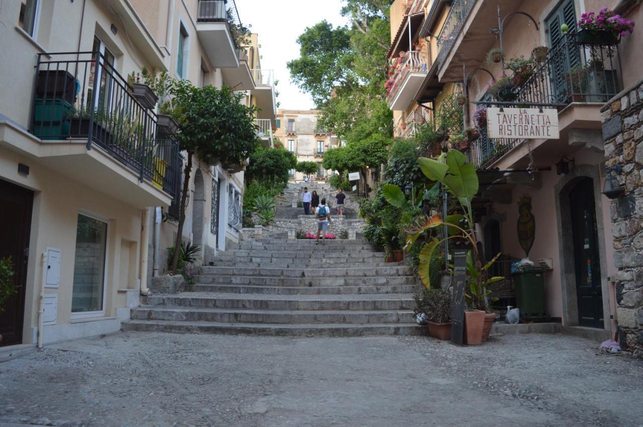 La Jacaranda Rooms Taormina Exterior foto