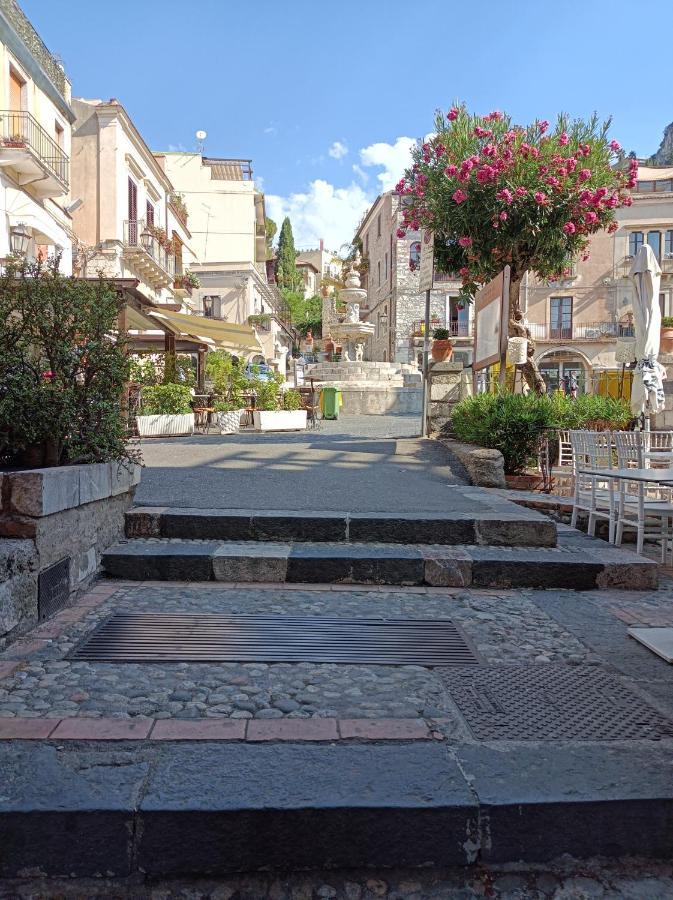 La Jacaranda Rooms Taormina Exterior foto